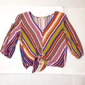 MIAMI 3/4 LENGTH SLEEVE, V-NECK, TIES IN FRONT TOP